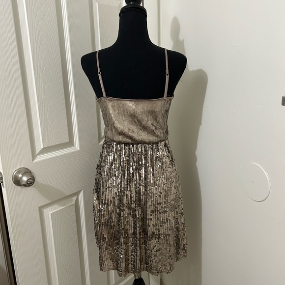 NWT Express Sequined Mini Dress Perfect For Holidays Size XS - Picture 3 of 12